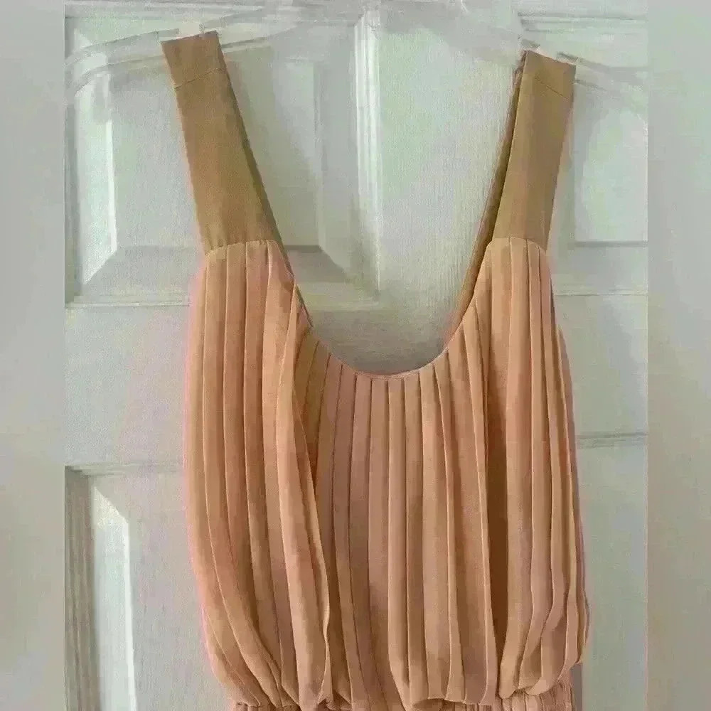 Jessica Simpson-Light apricot color on top, tan on bottom. - Picture 3 of 6